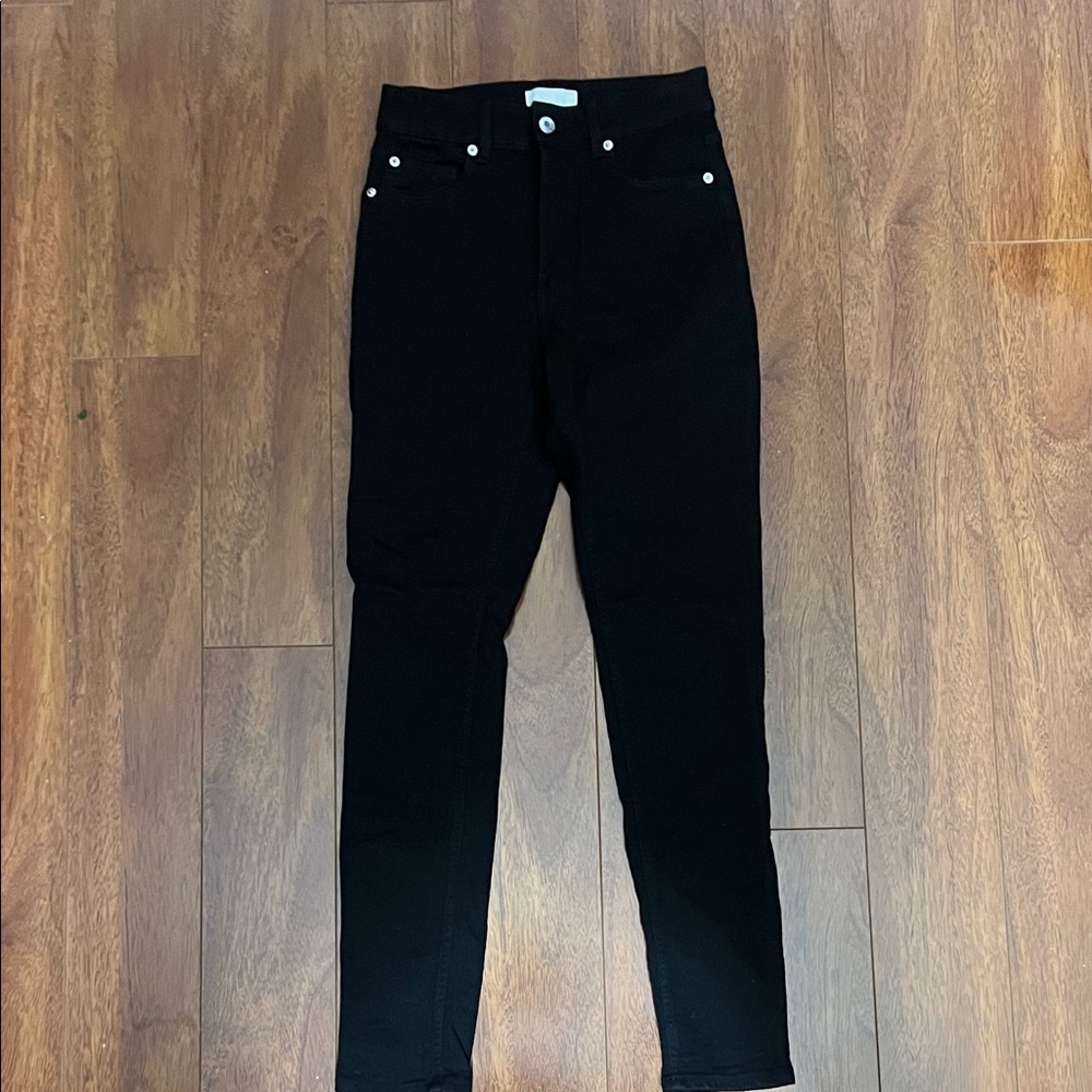 H&M Ultra High Ankle Jeggings. Black Denim Skinny Jeans. Never worn! Size 4